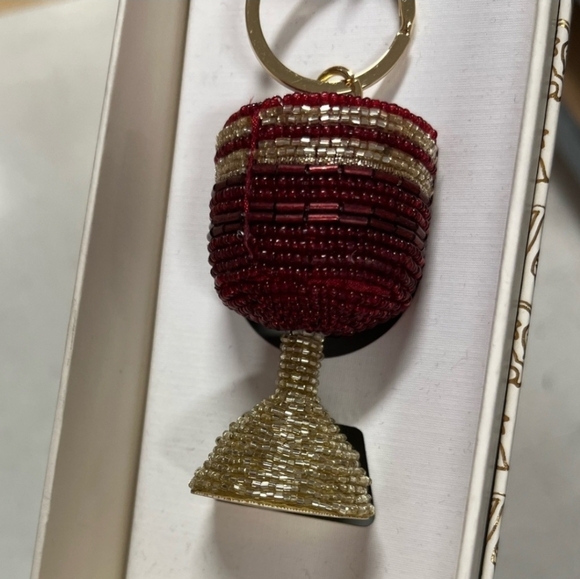 🔹️Haute Hippie🔹️ Red and Gold Beaded Wine Cup Key Chain Bag Charm - Picture 4 of 5